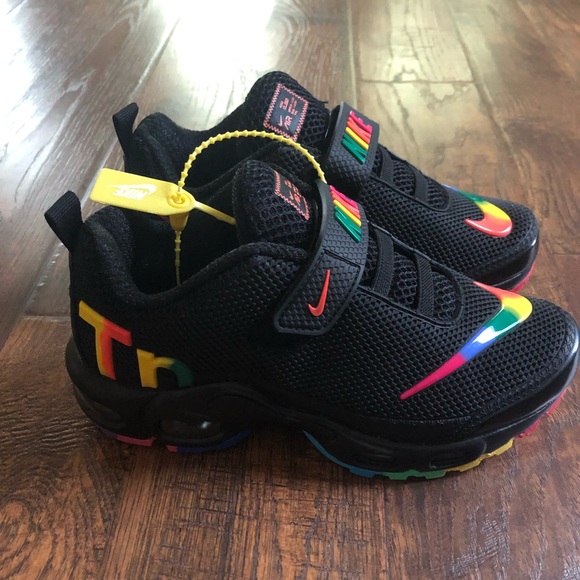 childrens nike tn